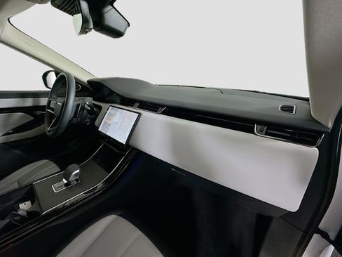 Used 2024 Land Rover Range Rover Evoque Dynamic SE image 40