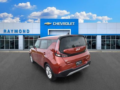 Certified 2023 Kia Soul LX w/ LX Technology Package FWD image 5