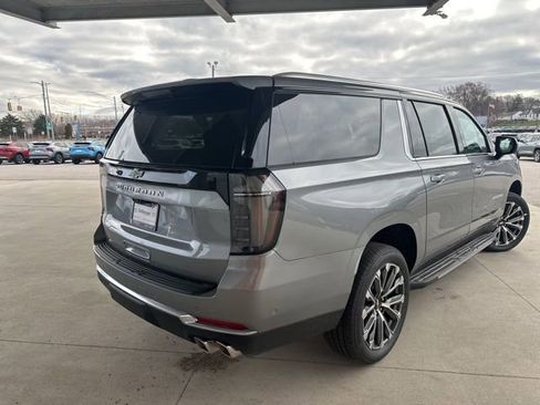 New 2026 Chevrolet Suburban High Country w/ Sun And Tow Package AWD/4WD image 5