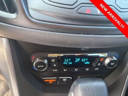 Used 2015 Ford Escape SE w/ SE Chrome Package image 12