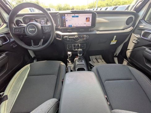 New 2025 Jeep Gladiator Sport image 13