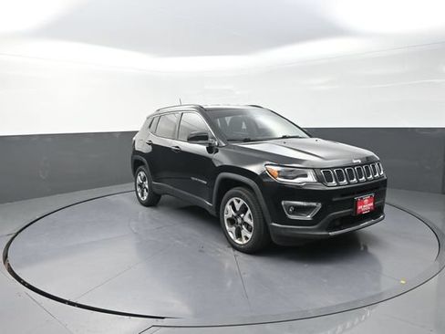 Used 2018 Jeep Compass Limited w/ Navigation Group AWD/4WD image 25