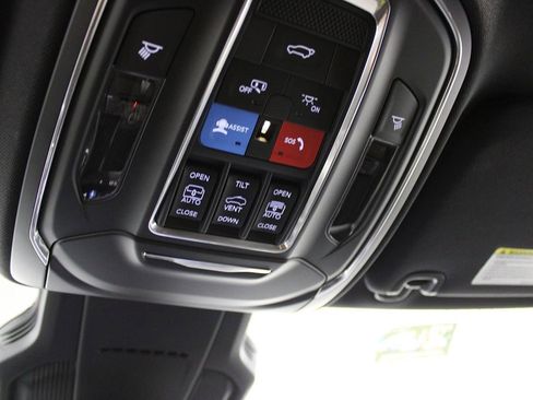 Used 2025 Jeep Wagoneer S Limited image 26