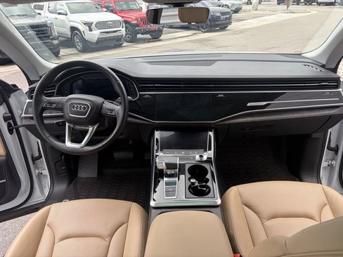 Used 2022 Audi Q8 Premium Plus image 15