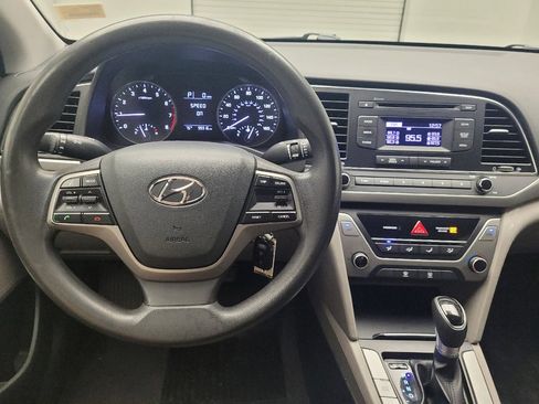 Used 2018 Hyundai Elantra SE FWD image 22