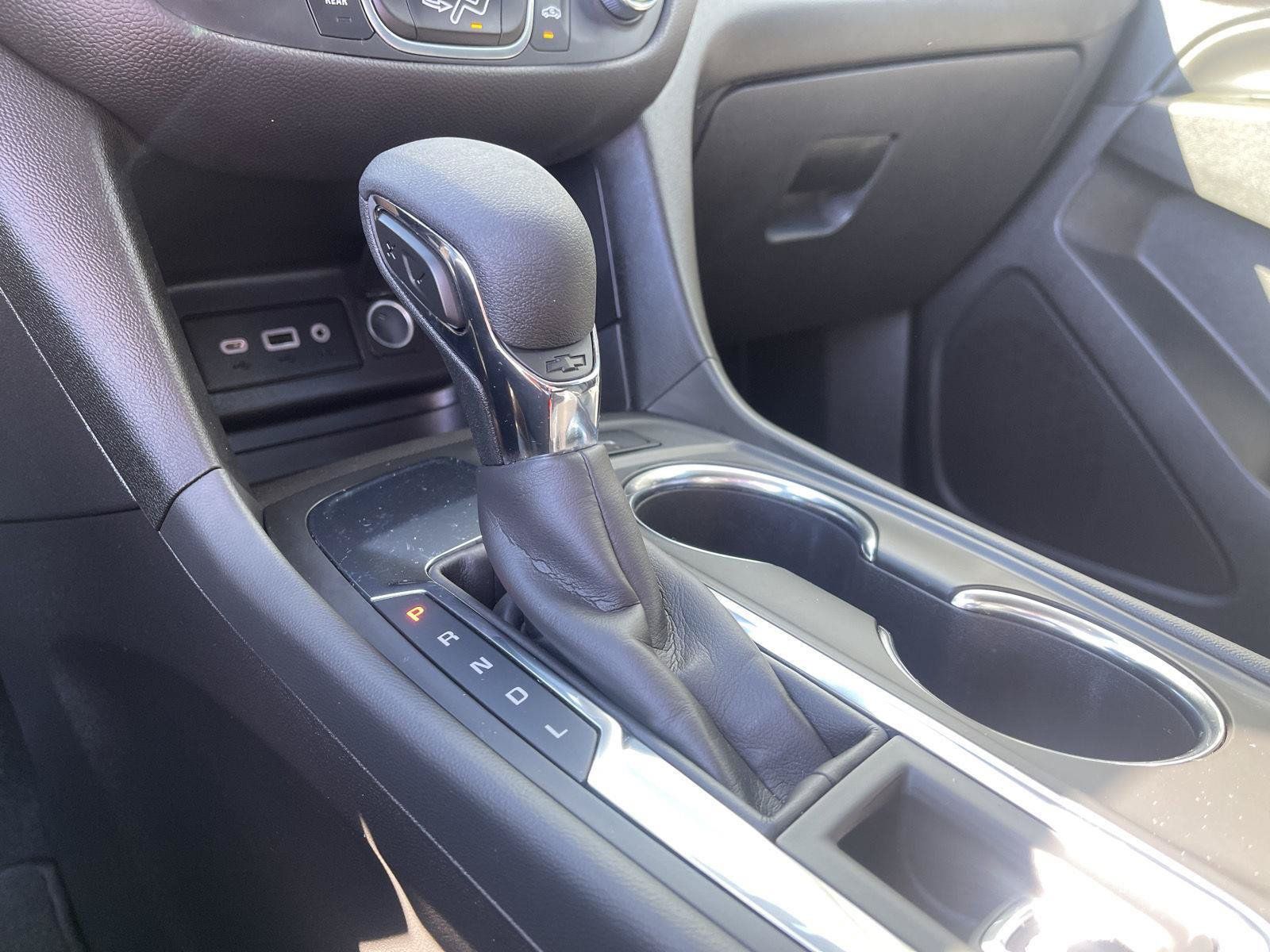 Used 2024 Chevrolet Equinox LT FWD image 27