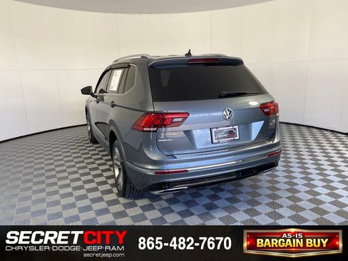 Used 2018 Volkswagen Tiguan SEL w/ R-Line Package AWD/4WD image 5
