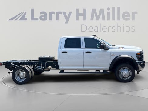 New 2026 RAM 5500 Tradesman w/ Chrome Appearance Group AWD/4WD image 6