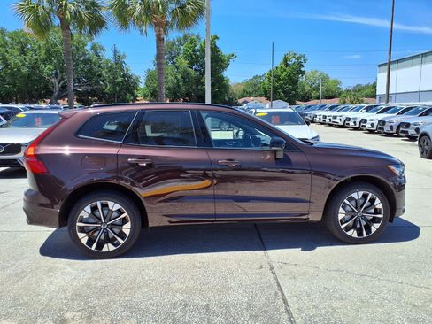 New 2026 Volvo XC60 B5 Plus w/ Protection Package Premier AWD/4WD image 8