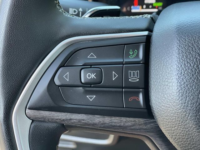Used 2023 Jeep Grand Cherokee 4WD 4xe w/ Luxury Tech Group II image 8