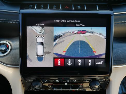 Used 2025 Jeep Grand Cherokee Limited w/ Luxury Tech Group II image 27