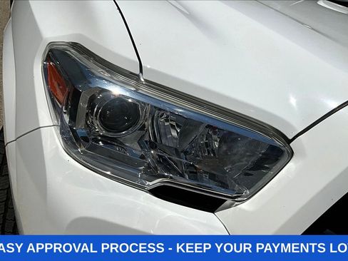Used 2020 Toyota Tacoma SR w/ SR Convenience Package RWD image 30