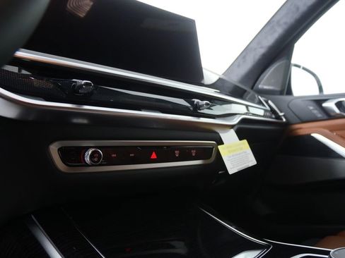 New 2026 BMW X7 xDrive40i w/ M Sport Package AWD/4WD image 23