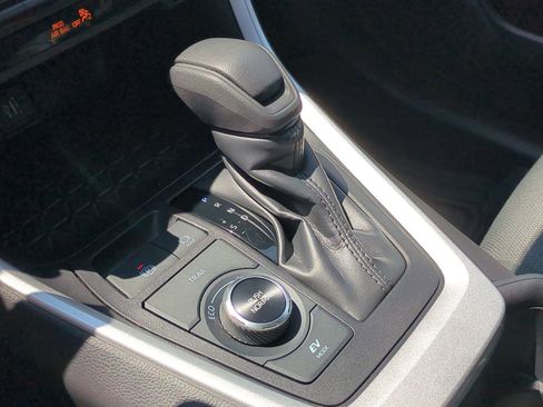 Used 2025 Toyota RAV4 XLE AWD/4WD image 26