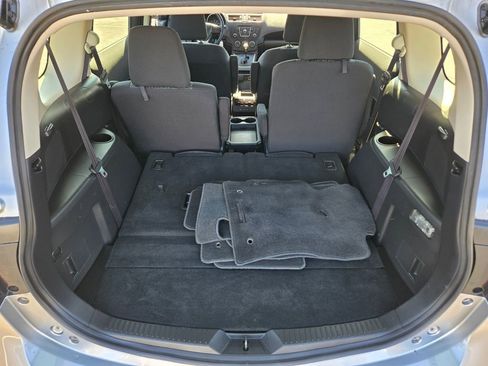 Used 2012 MAZDA MAZDA5 Touring w/ Moonroof & Audio Pkg FWD image 13