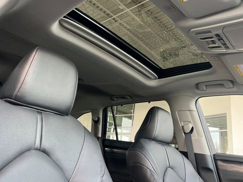 New 2026 Toyota Highlander Limited image 15