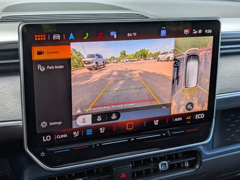 Used 2025 Volkswagen ID. Buzz Pro S Plus RWD image 29