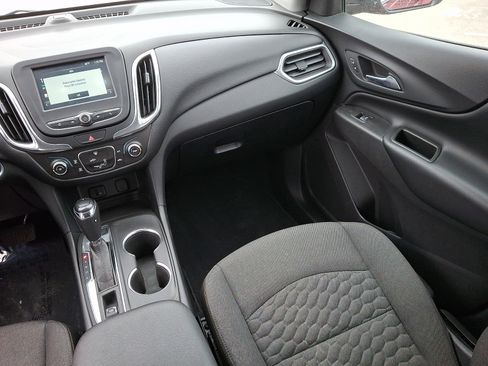 Used 2018 Chevrolet Equinox LT image 16