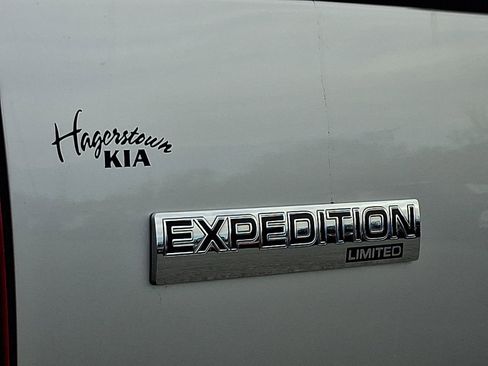 Used 2013 Ford Expedition Limited image 33