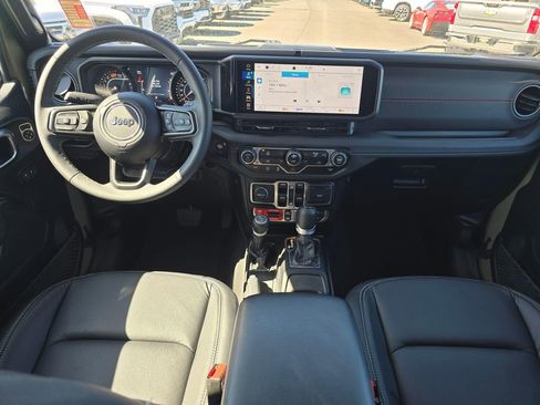 Used 2025 Jeep Wrangler Unlimited Rubicon AWD/4WD image 14