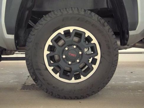 Used 2025 Toyota Tacoma TRD Off-Road image 22