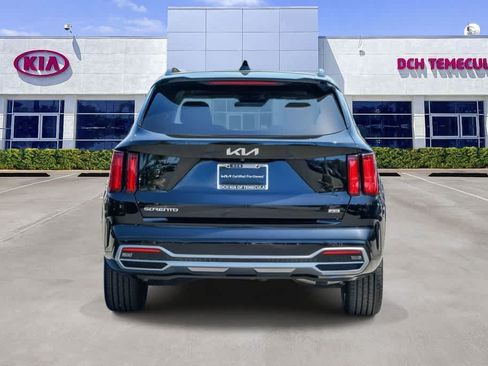 Certified 2023 Kia Sorento SX AWD/4WD image 5
