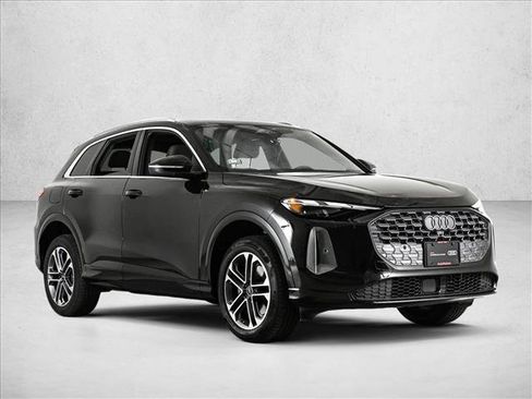 Certified 2025 Audi Q5 Premium w/ Convenience Package AWD/4WD image 3