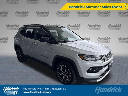 Used 2025 Jeep Compass Limited AWD/4WD image 1