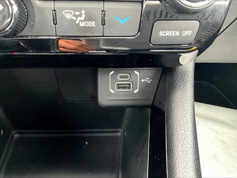 Used 2022 Jeep Compass Limited image 27