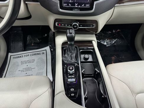 Used 2018 Volvo XC90 T6 Momentum w/ Momentum Plus Package AWD/4WD image 38