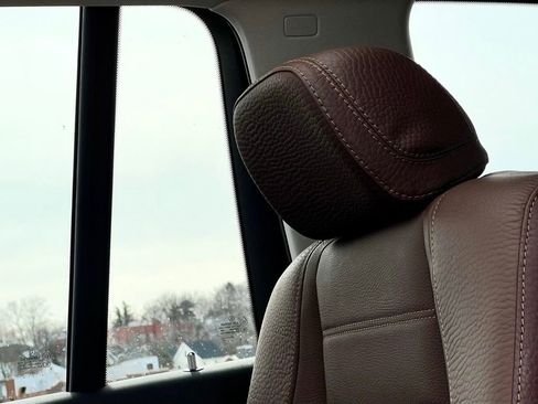 Used 2024 Mercedes-Benz GLS 450 4MATIC image 15