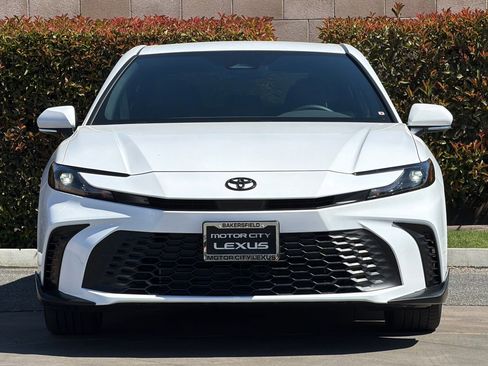 Used 2026 Toyota Camry SE w/ Multimedia Upgrade Package FWD image 9