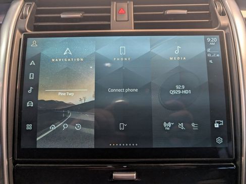 Used 2024 Land Rover Discovery Dynamic SE image 19