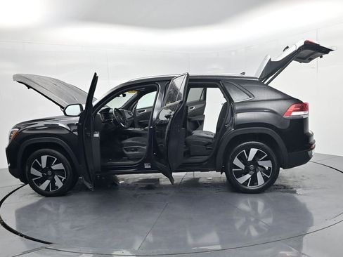 Used 2024 Volkswagen Atlas Cross Sport SE FWD image 67