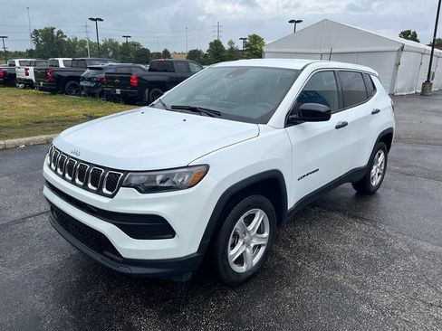 Used 2024 Jeep Compass Sport AWD/4WD image 3