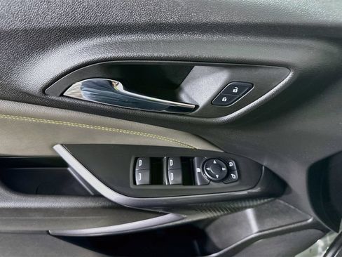 Used 2025 Chevrolet Trax ACTIV FWD image 21