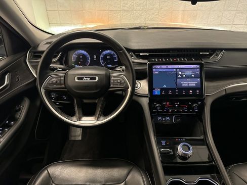 Used 2022 Jeep Grand Cherokee L Limited image 5