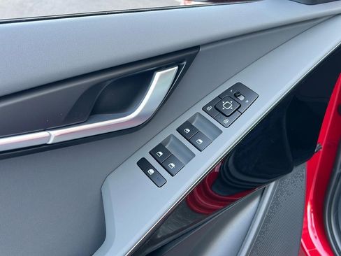 New 2025 Kia Niro EX image 17