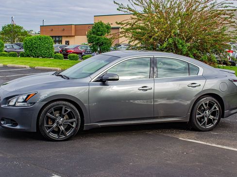 Used 2014 Nissan Maxima 3.5 SV w/ Sport Package FWD image 2