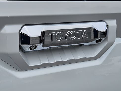 Certified 2026 Toyota Tundra Limited AWD/4WD image 28