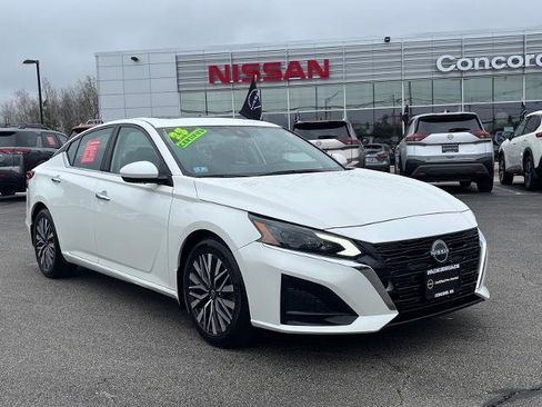 Certified 2023 Nissan Altima 2.5 SV w/ SV Premium Package FWD image 1
