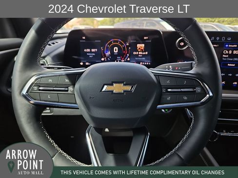 Used 2024 Chevrolet Traverse LT w/ Trailering Package FWD image 27