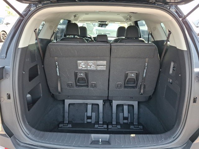Used 2026 Kia Carnival FWD image 28