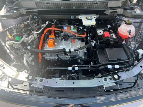 Used 2025 Chevrolet Equinox EV LT FWD image 11