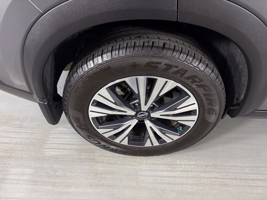 Used 2022 Nissan Rogue SV FWD image 11
