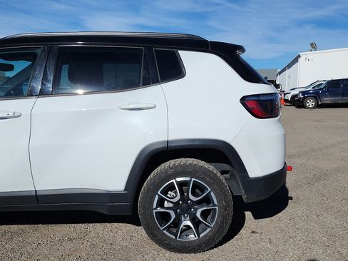 Used 2024 Jeep Compass Trailhawk image 9