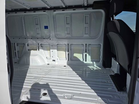 Used 2025 Mercedes-Benz Sprinter 2500 image 12