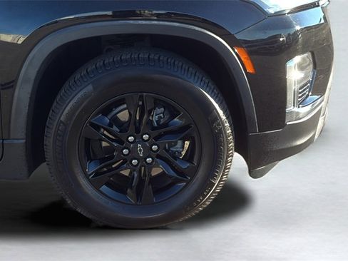Used 2023 Chevrolet Traverse LT image 23