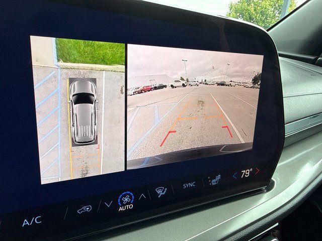 Used 2024 Chevrolet Traverse LT FWD image 15