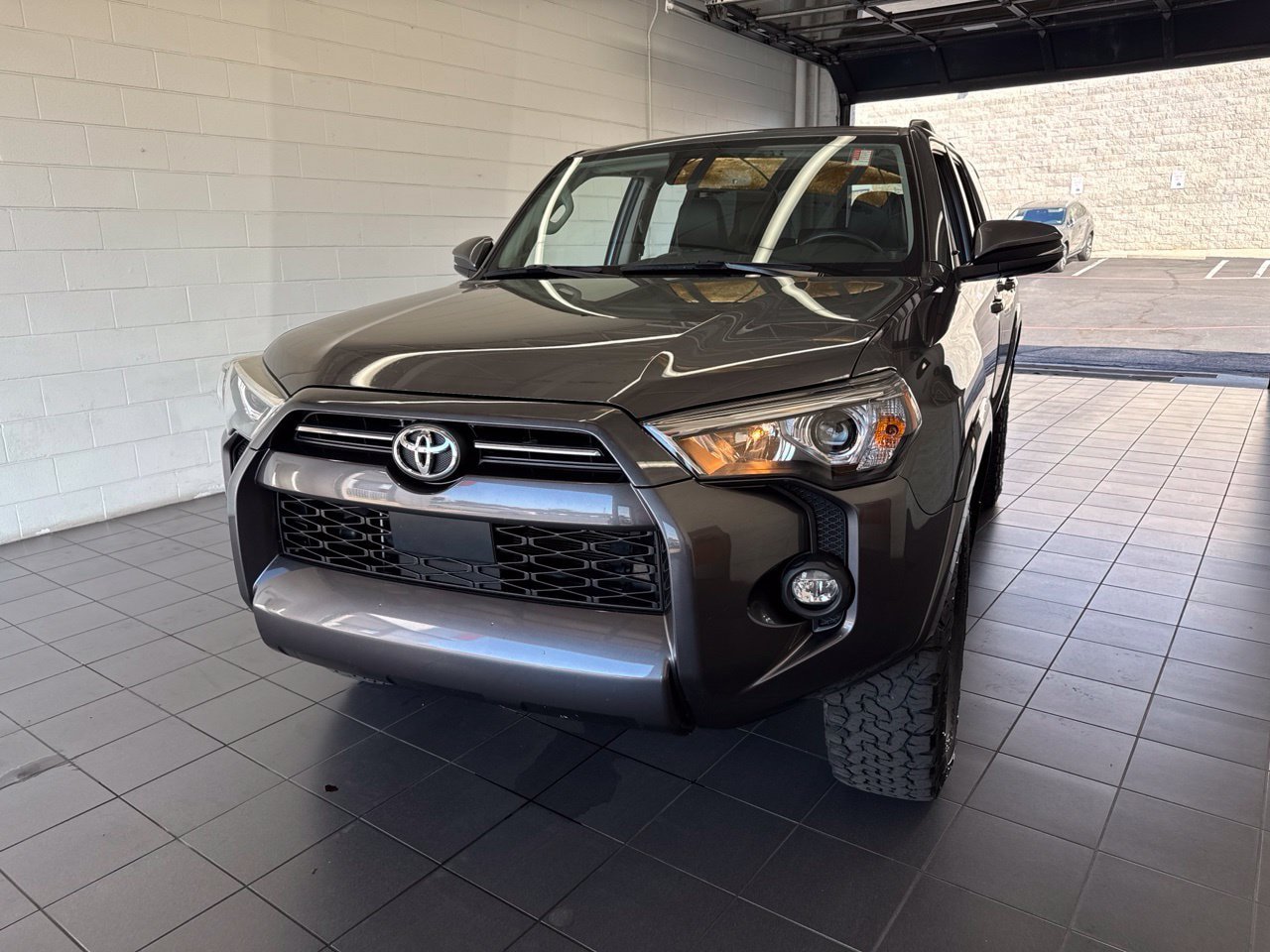 Used 2023 Toyota 4Runner SR5 Premium w/ Moonroof Package AWD/4WD image 3